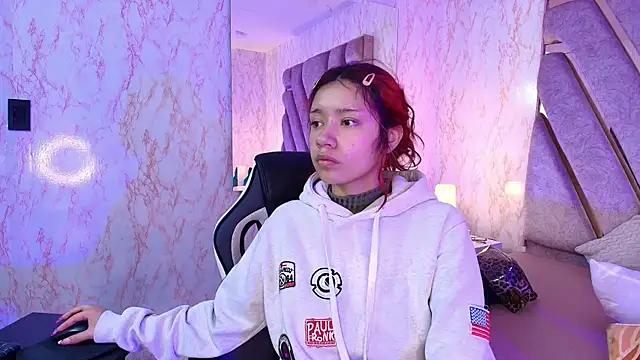 Snapshot of redd_pandaa chatting on 01.09.26 redd pandaa online show from 01.09.26