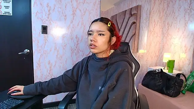 Snapshot of redd_pandaa chatting on 02.01.26 redd pandaa online show from 02.01.26