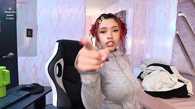 Snapshot of redd_pandaa chatting on 02.06.26 redd pandaa online show from 02.06.26