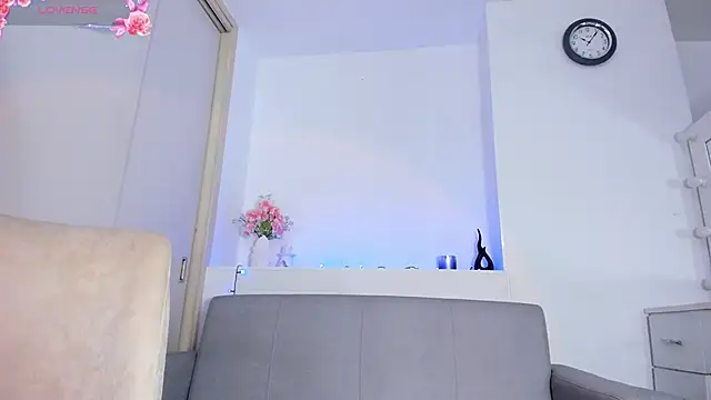 Snapshot of Alykass chatting on 11.16.25 Alykass online show from 11.16.25