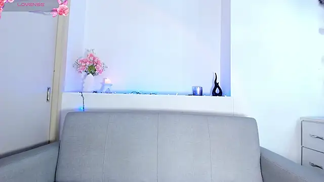 Snapshot of Alykass chatting on 11.18.25 Alykass online show from 11.18.25