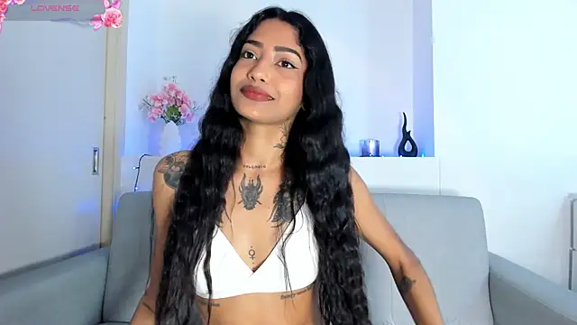 Snapshot of Alykass chatting on 11.20.25 Alykass online show from 11.20.25