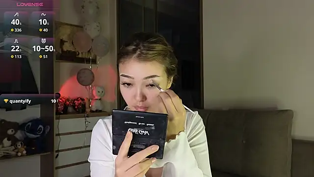Snapshot of kyoso_hin chatting on 09.14.25 kyoso hin online show from 09.14.25