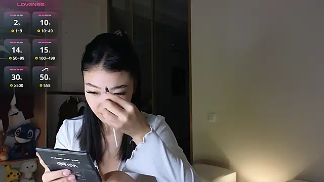 Snapshot of kyoso_hin chatting on 10.19.25 kyoso hin online show from 10.19.25