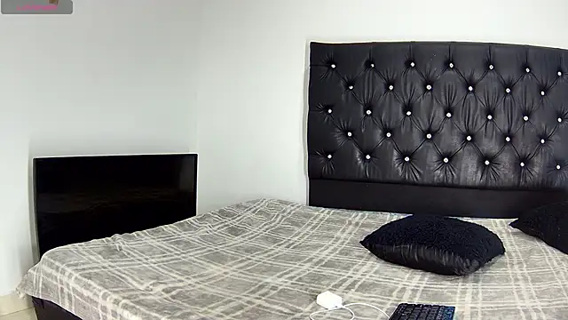 Snapshot of shantall_ebony1 chatting on 09.12.25 shantall ebony1 online show from 09.12.25