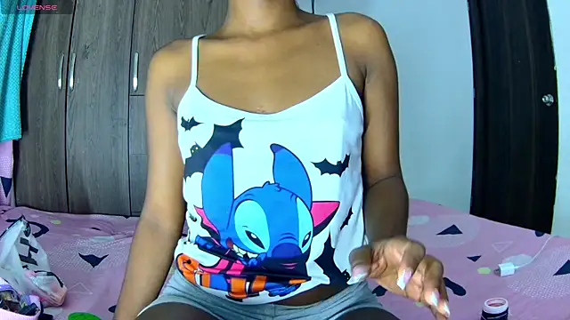 Snapshot of shantall_ebony1 chatting on 10.12.25 shantall ebony1 online show from 10.12.25