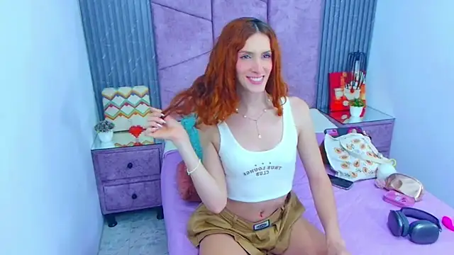 Snapshot of Emma_Lodge chatting on 11.28.25 Emma Lodge online show from 11.28.25