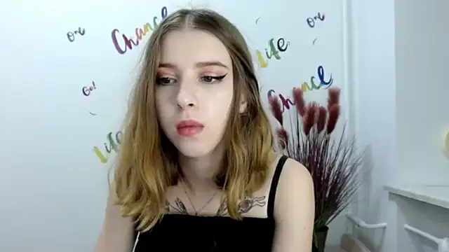 Snapshot of lamooni chatting on 09.18.25 lamooni online show from 09.18.25