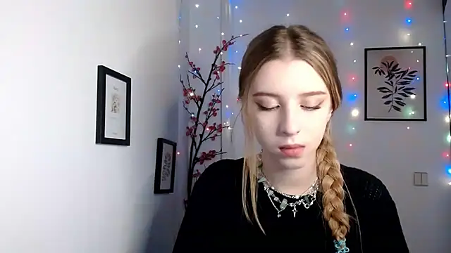 Snapshot of lamooni chatting on 10.09.25 lamooni online show from 10.09.25