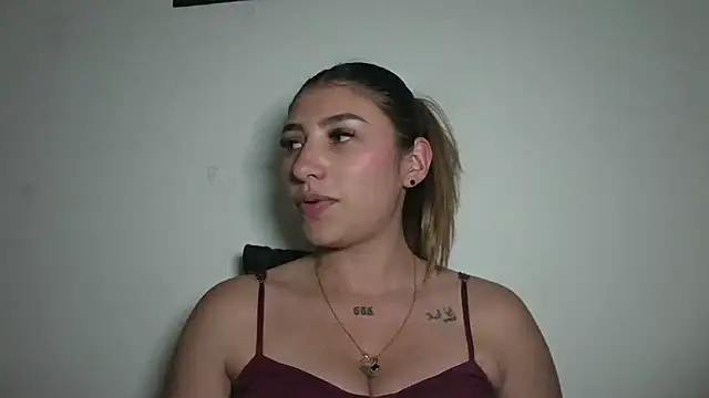 Snapshot of AriaBliss- chatting on 05.18.26 AriaBliss- online show from 05.18.26