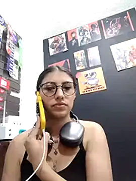 Snapshot of AriaBliss- chatting on 05.28.26 AriaBliss- online show from 05.28.26