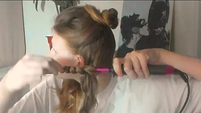 JuliaMuuun online show from 03.21.26