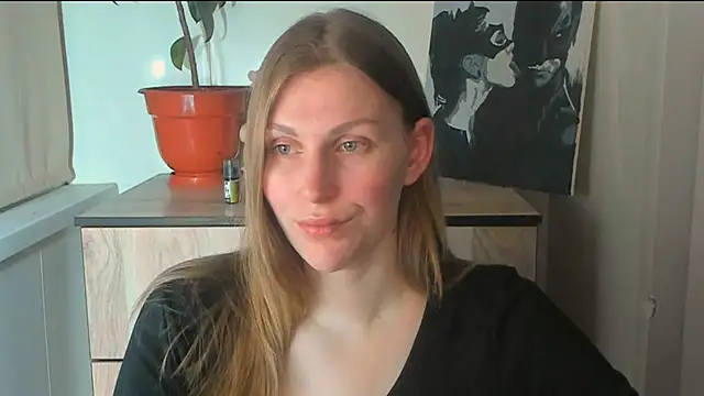 JuliaMuuun online show from 04.02.26