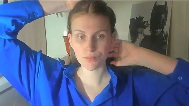 JuliaMuuun online show from 04.07.26