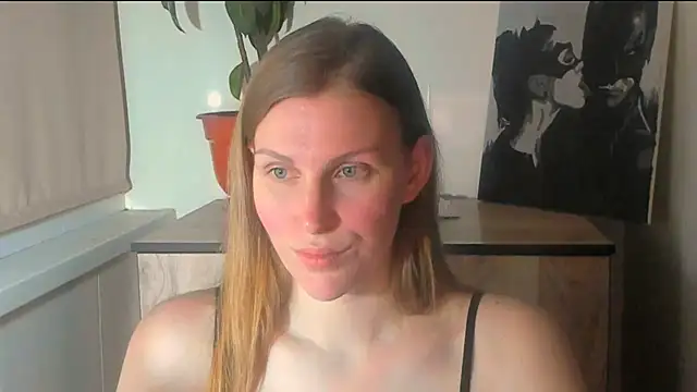 JuliaMuuun online show from 04.08.26