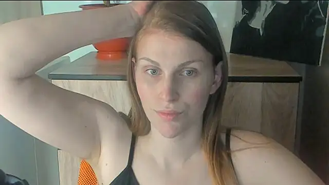 JuliaMuuun online show from 04.16.26