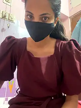 Snapshot of Sandhya_77 chatting on 11.14.25 Sandhya 77 online show from 11.14.25