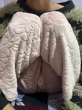 Snapshot of Sandhya_77 chatting on 12.21.25 Sandhya 77 online show from 12.21.25