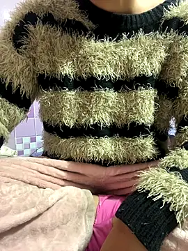 Snapshot of Sandhya_77 chatting on 12.23.25 Sandhya 77 online show from 12.23.25