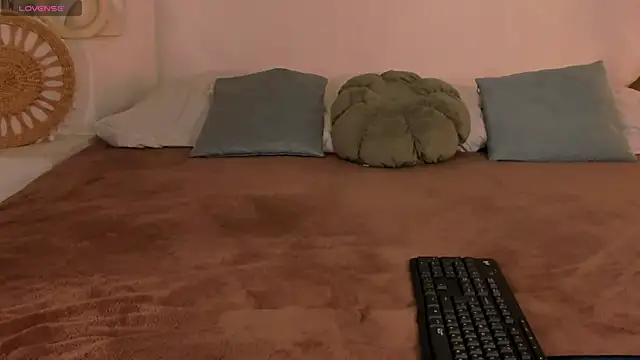 Little Clare online show from 04.09.26