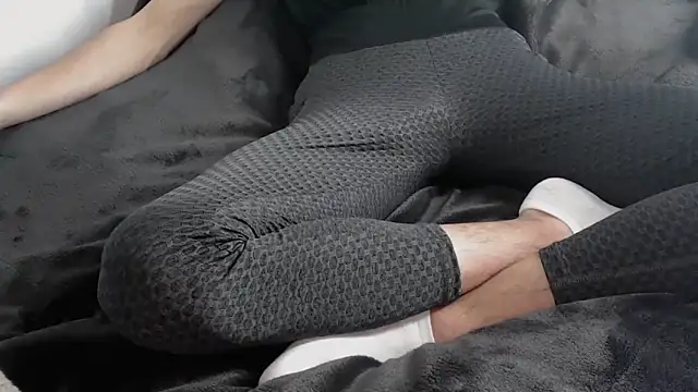 Snapshot of H0rnyCutie chatting on 11.24.25 H0rnyCutie online show from 11.24.25