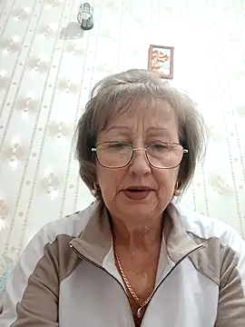 AlikaSwan5821 online show from 12.18.25