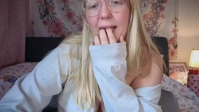 Daisyxoxo  online show from 09.16.25