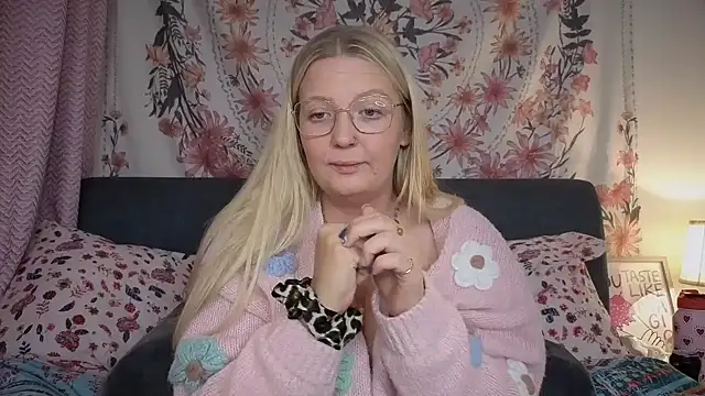 Daisyxoxo  online show from 10.29.25