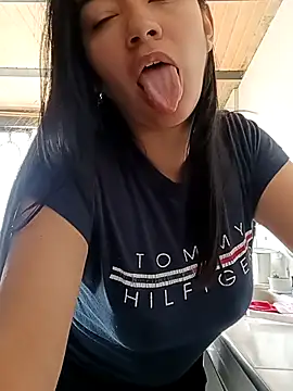 Snapshot of Williams_Hera chatting on 10.22.25 Williams Hera online show from 10.22.25