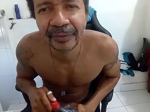 Snapshot of moreno25centimetro chatting on 10.25.25 moreno25centimetro online show from 10.25.25