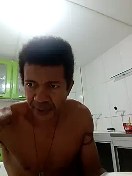 Snapshot of moreno25centimetro chatting on 11.19.25 moreno25centimetro online show from 11.19.25