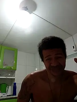 Snapshot of moreno25centimetro chatting on 11.21.25 moreno25centimetro online show from 11.21.25