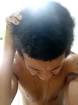 Snapshot of moreno25centimetro chatting on 11.27.25 moreno25centimetro online show from 11.27.25