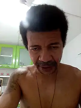 Snapshot of moreno25centimetro chatting on 11.28.25 moreno25centimetro online show from 11.28.25