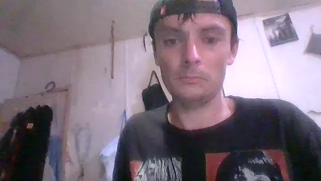 Snapshot of RichardW chatting on 09.13.25 RichardW online show from 09.13.25