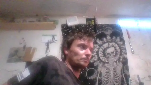Snapshot of RichardW chatting on 09.26.25 RichardW online show from 09.26.25