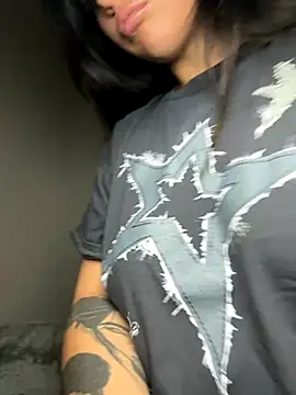 Snapshot of teasemebabe69 chatting on 10.13.25 teasemebabe69 online show from 10.13.25