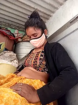 MISS LOVE 001 online show from 10.24.25