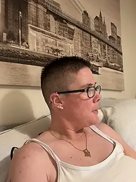 voluptuous-minx online show from 12.16.25