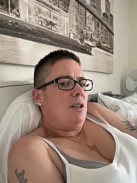 voluptuous-minx online show from 12.17.25