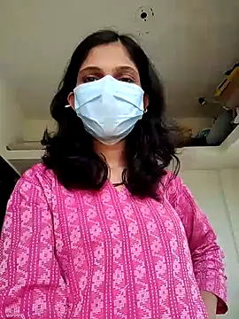 Shivani2002 online show from 03.14.26