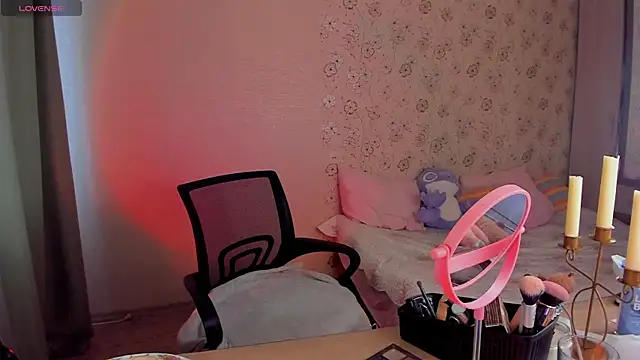 Alice next door online show from 04.20.26