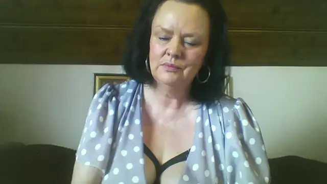 TiffanyMature online show from 09.12.25