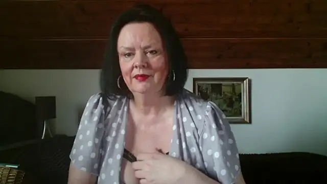 TiffanyMature online show from 10.21.25