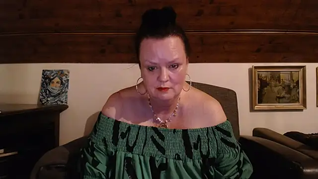 TiffanyMature online show from 05.25.26
