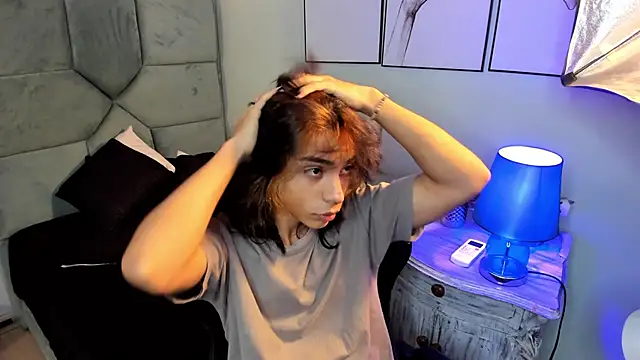 Snapshot of Dereck_Manson chatting on 10.26.25 Dereck Manson online show from 10.26.25