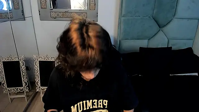 Snapshot of Dereck_Manson chatting on 11.05.25 Dereck Manson online show from 11.05.25