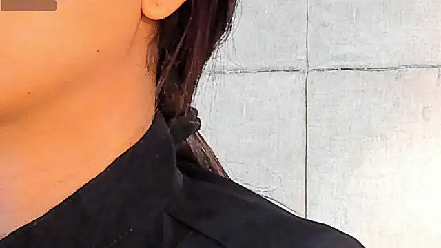 VioletHilton online show from 02.17.26