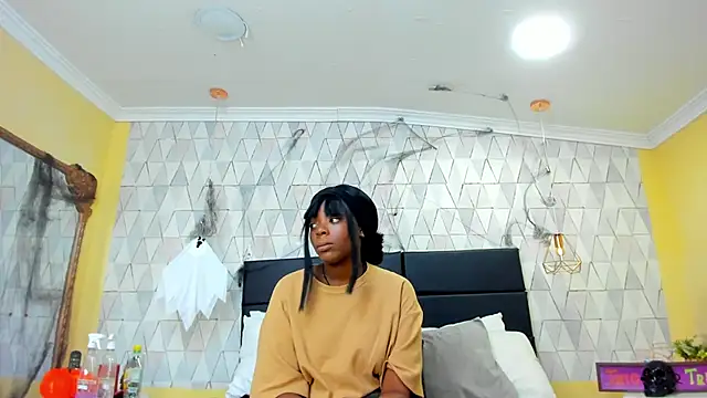 OliviaGarciaa online show from 10.30.25