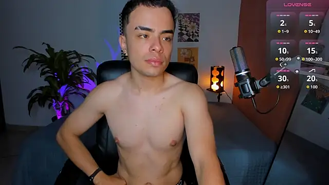 Snapshot of obzidyan chatting on 11.30.25 obzidyan online show from 11.30.25